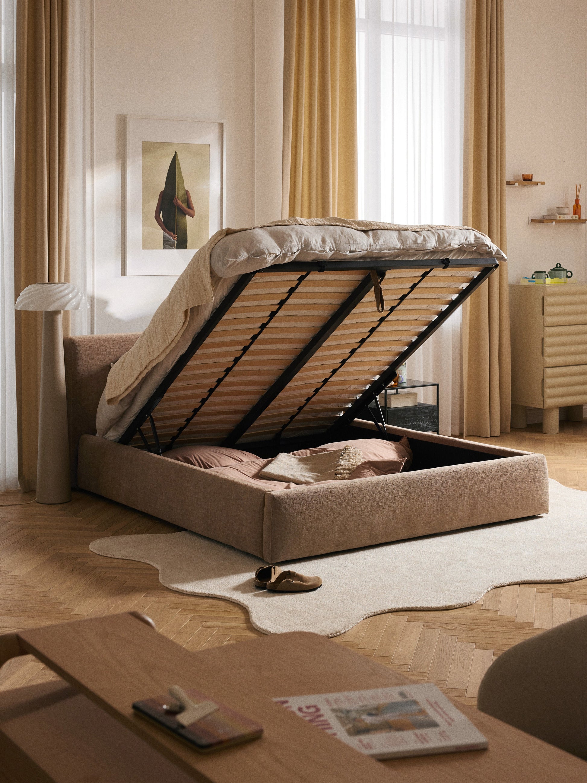 Clonoble Upholstered Bed with Storage