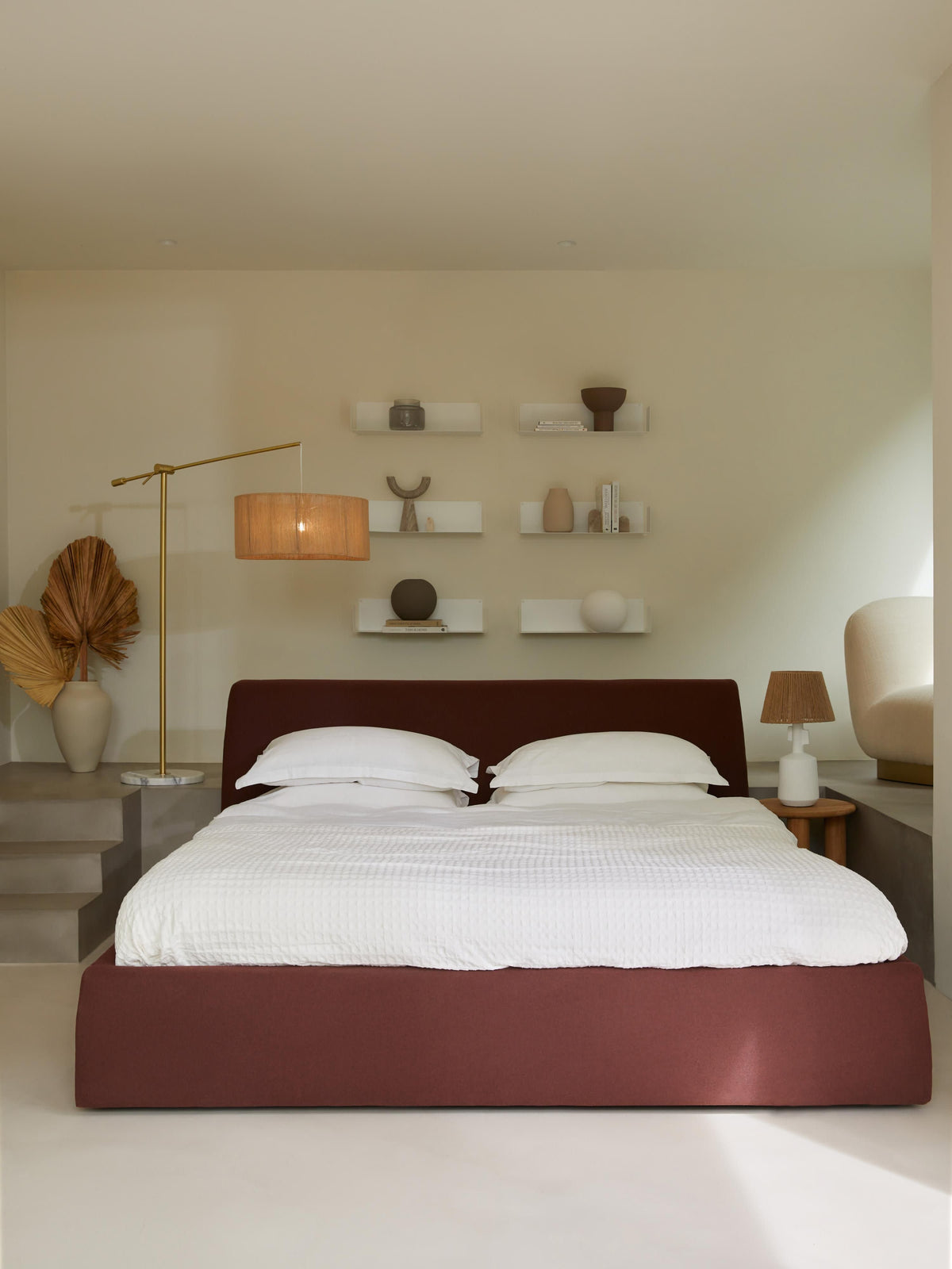 Clonoble Upholstered Bed with Storage