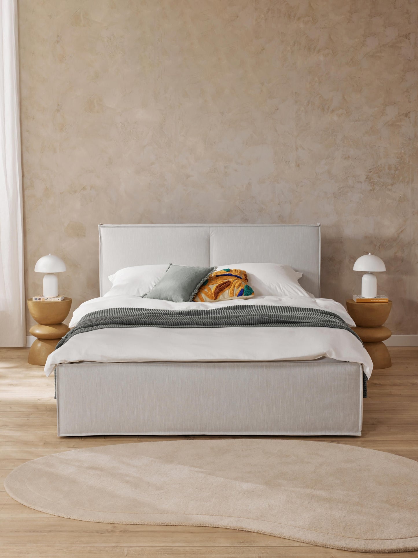 Dremira Upholstered Bed with Storage