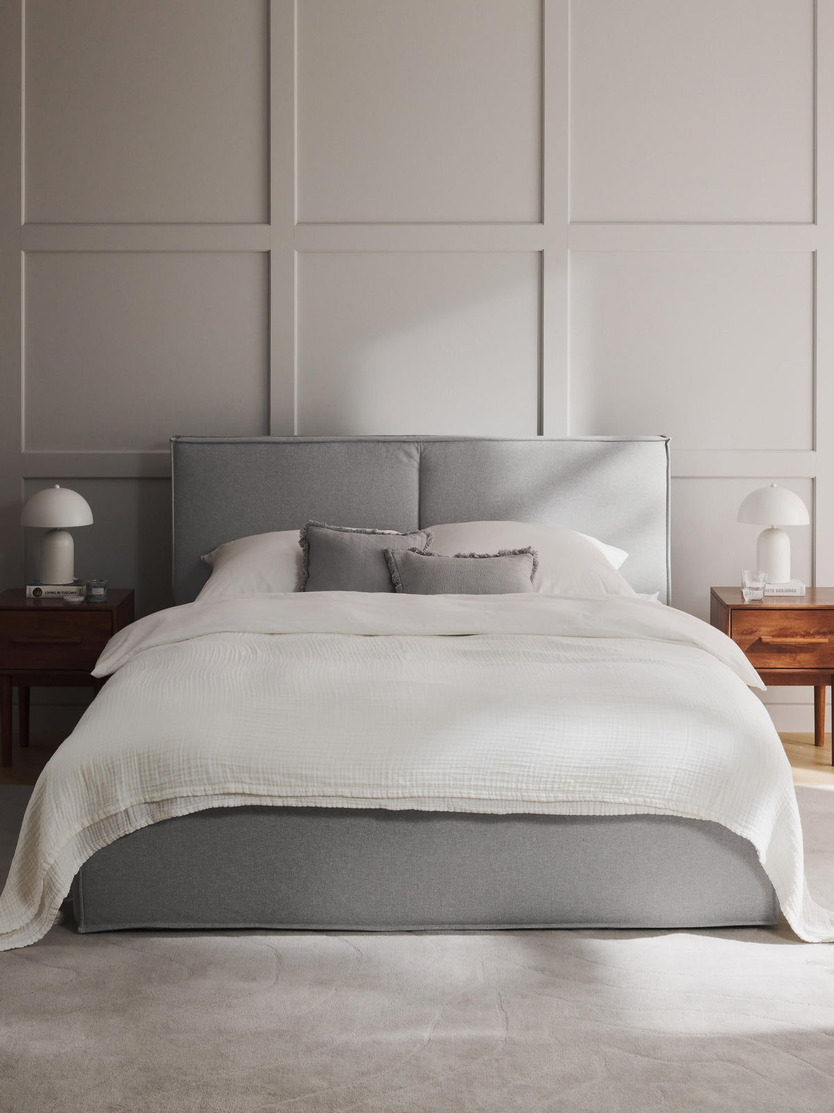 Dremira Upholstered Bed with Storage