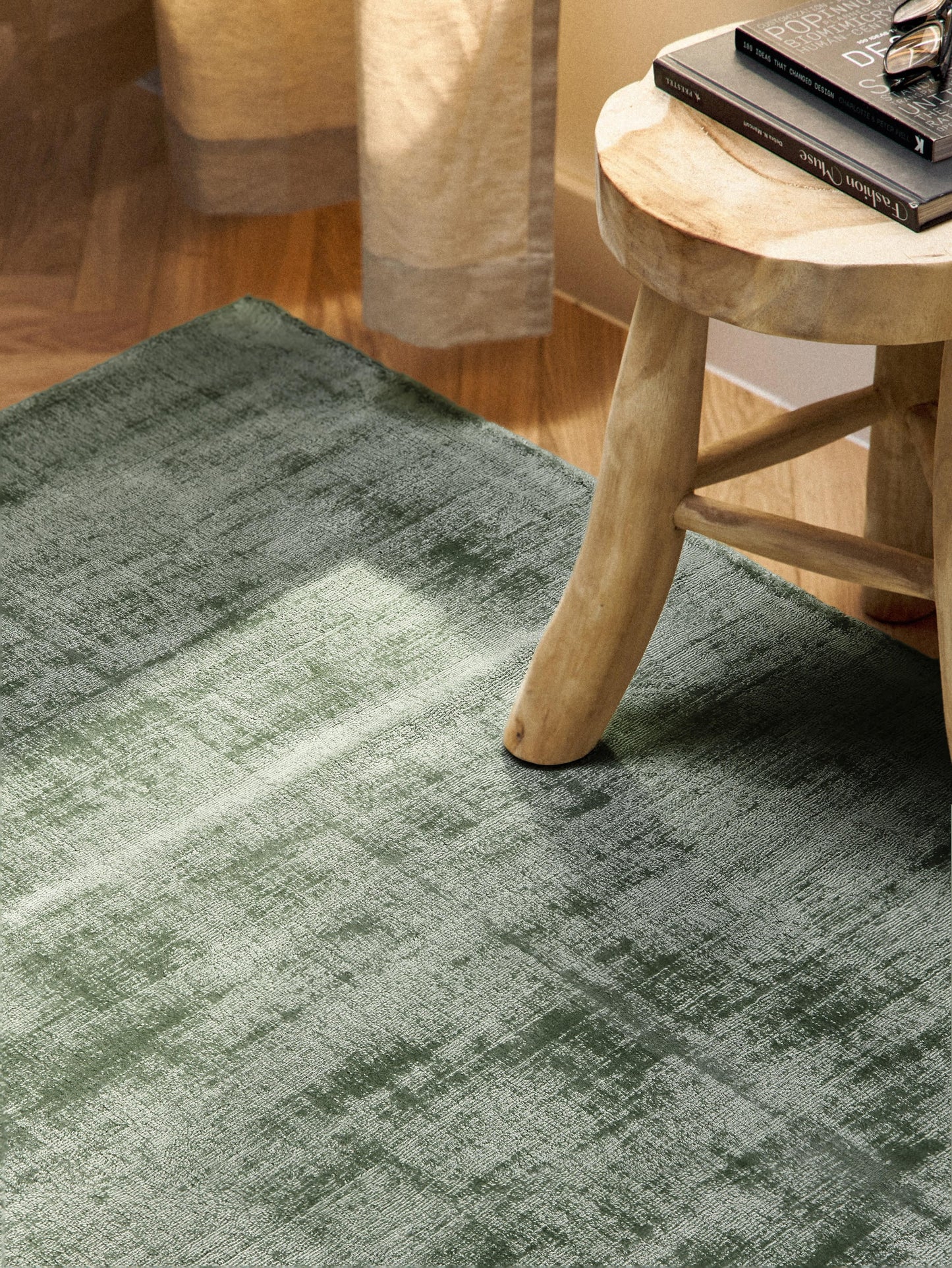 Jarinta Viscose Rug, Hand-Woven