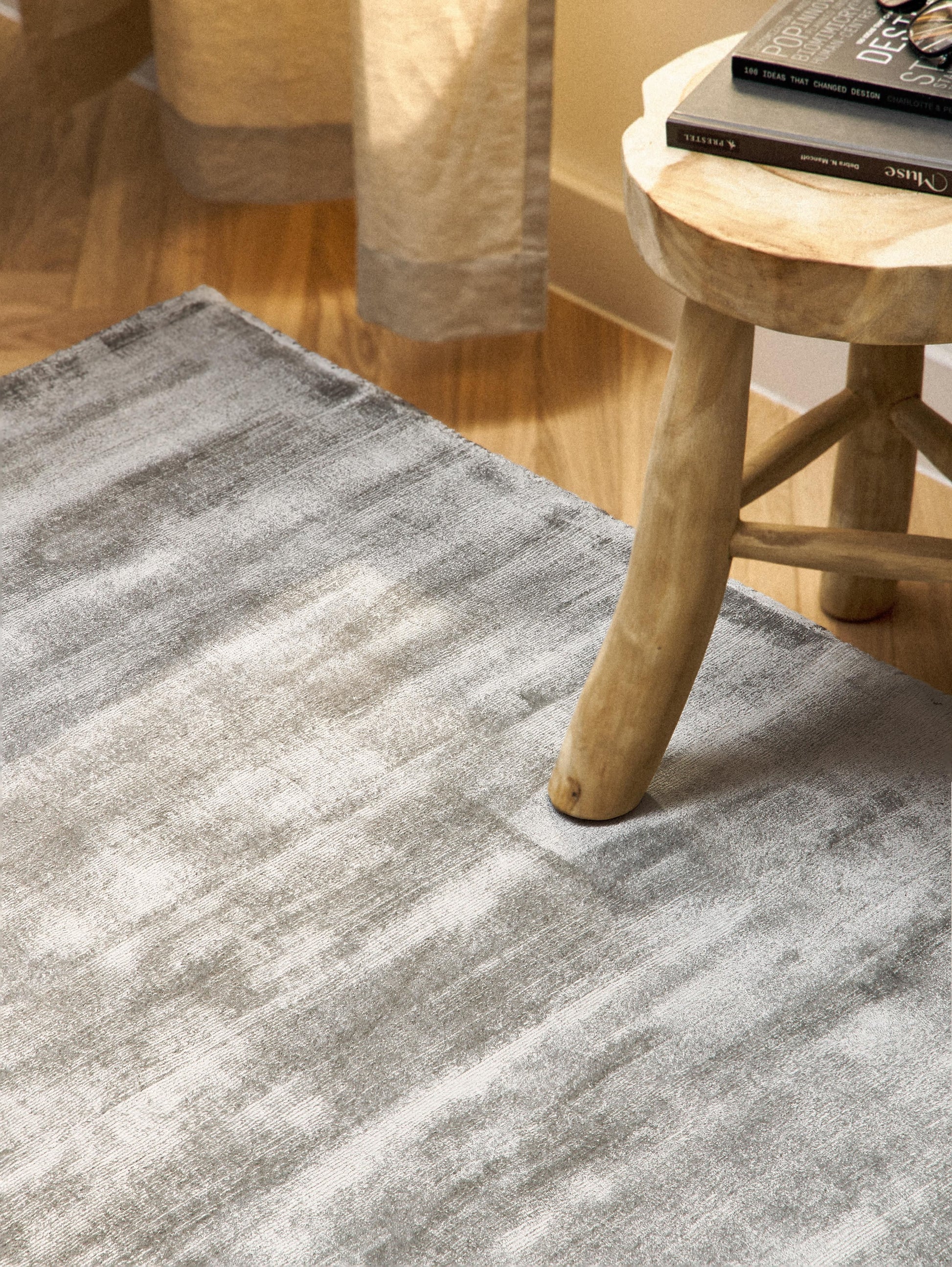 Jarinta Viscose Rug, Hand-Woven