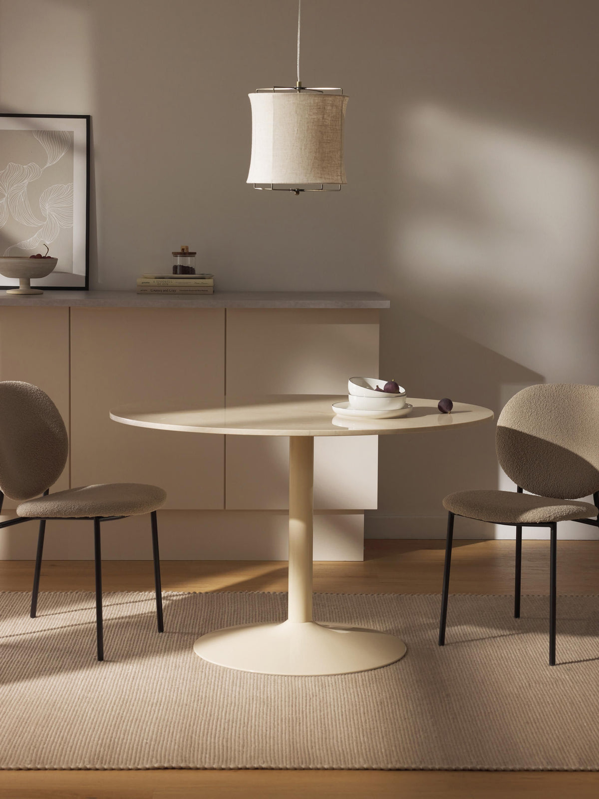 Milatta Oval Dining Table in Marble, 120 x 90 cm