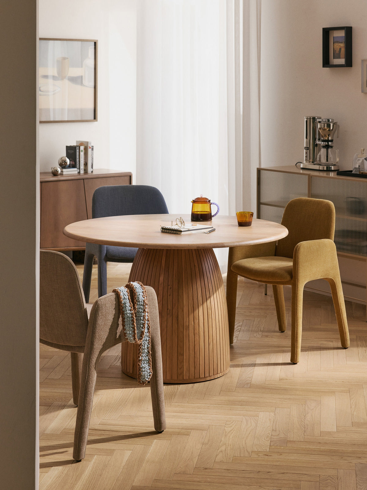 Nelquil Round Dining Table with Fluted Texture, in Various Sizes